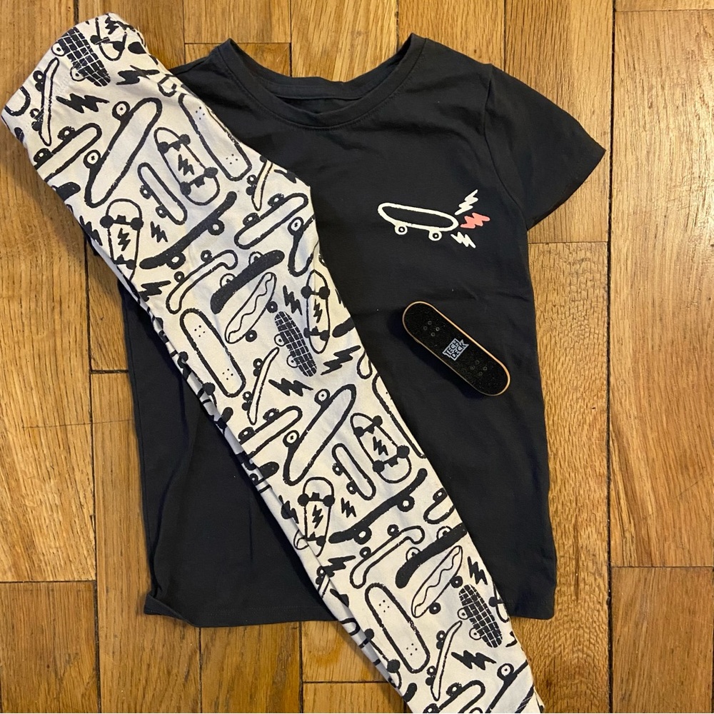 Girls Skateboard outfit with Tech Deck! (6/6x)